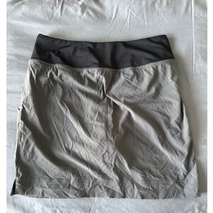 The North Face FlashDry Skort Womens Medium Grey Black Hiking Activewear